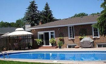 Village Green Bed And Breakfast Saint Catharines Екстер'єр фото